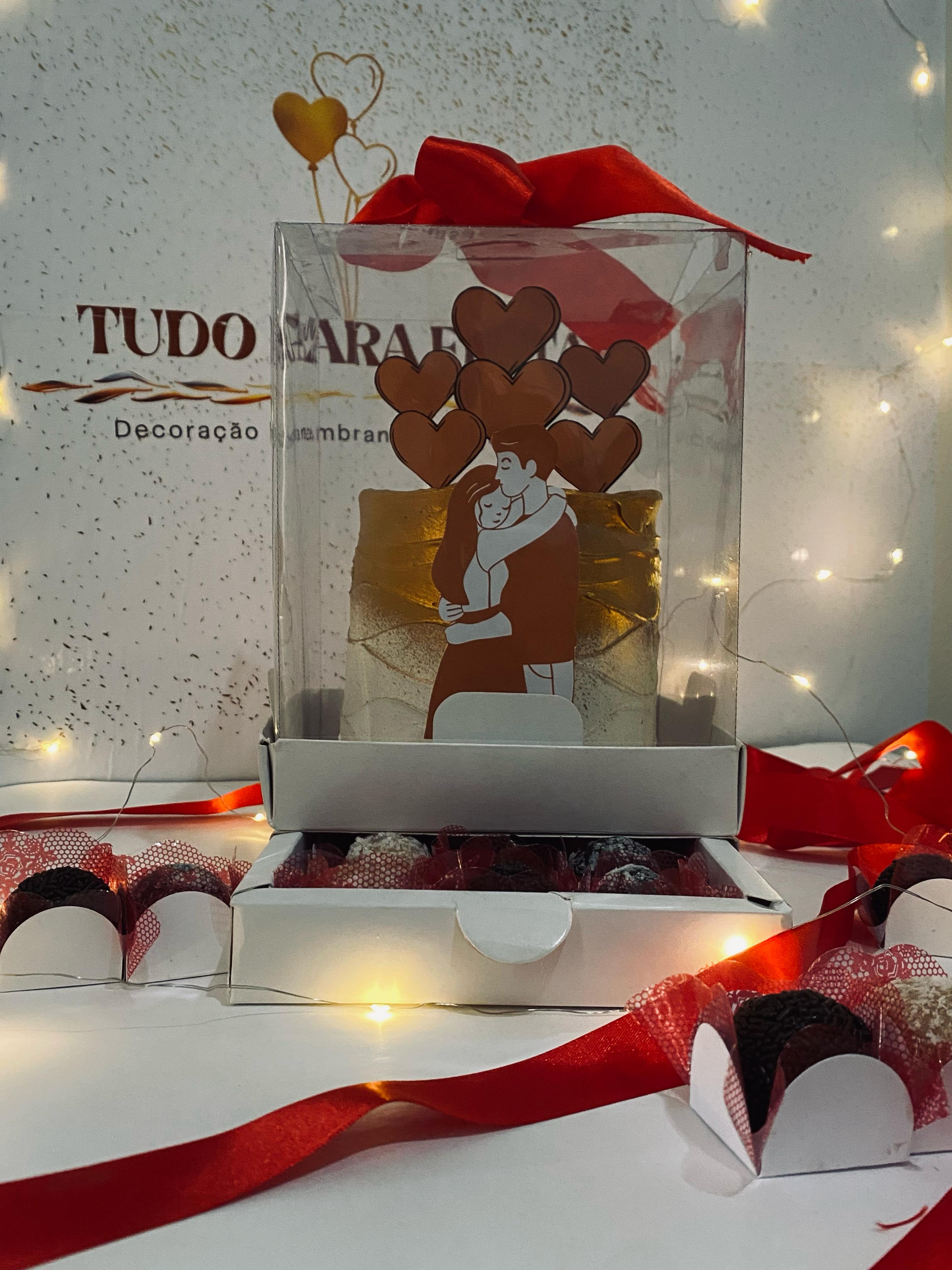 Caixa Romântica com Doces e Topo Decorativo